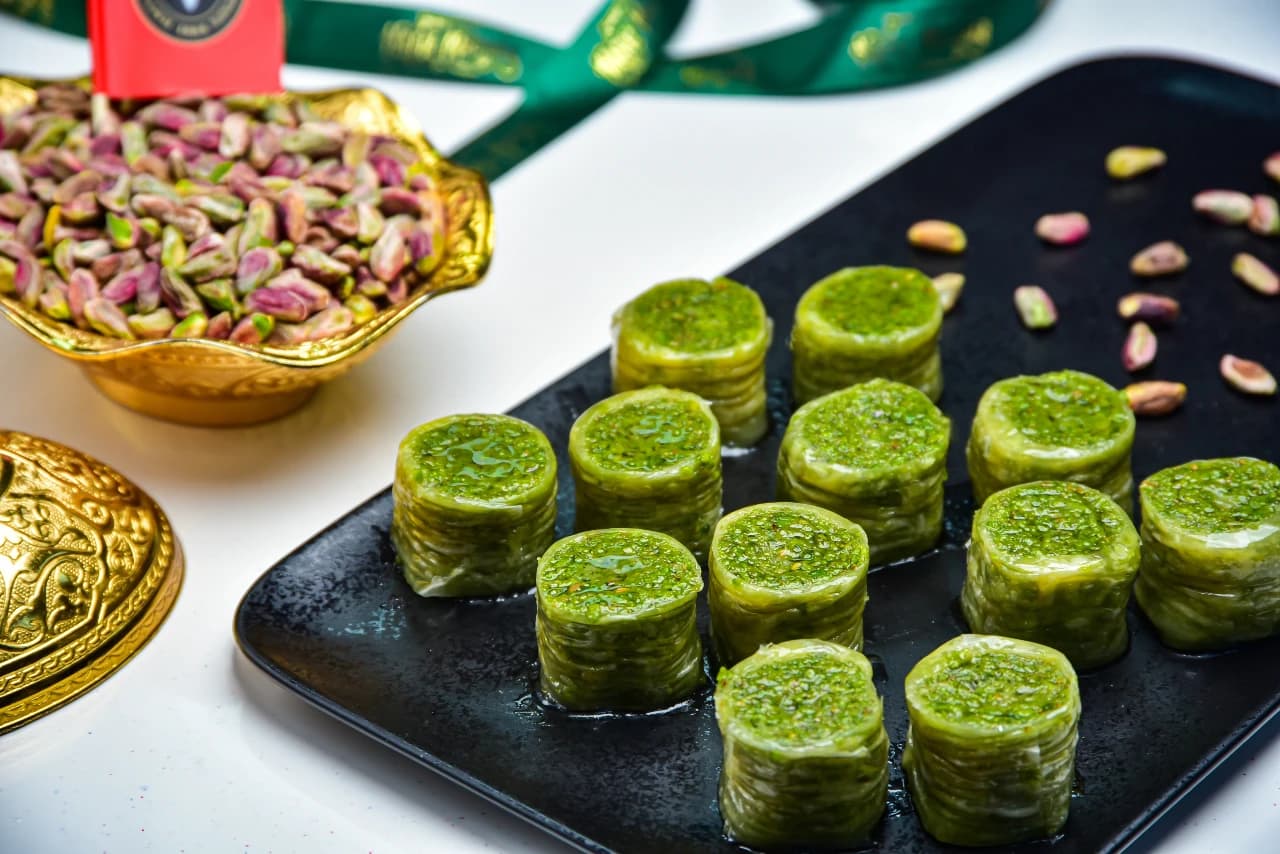 Pistachio Saray Roll Baklava