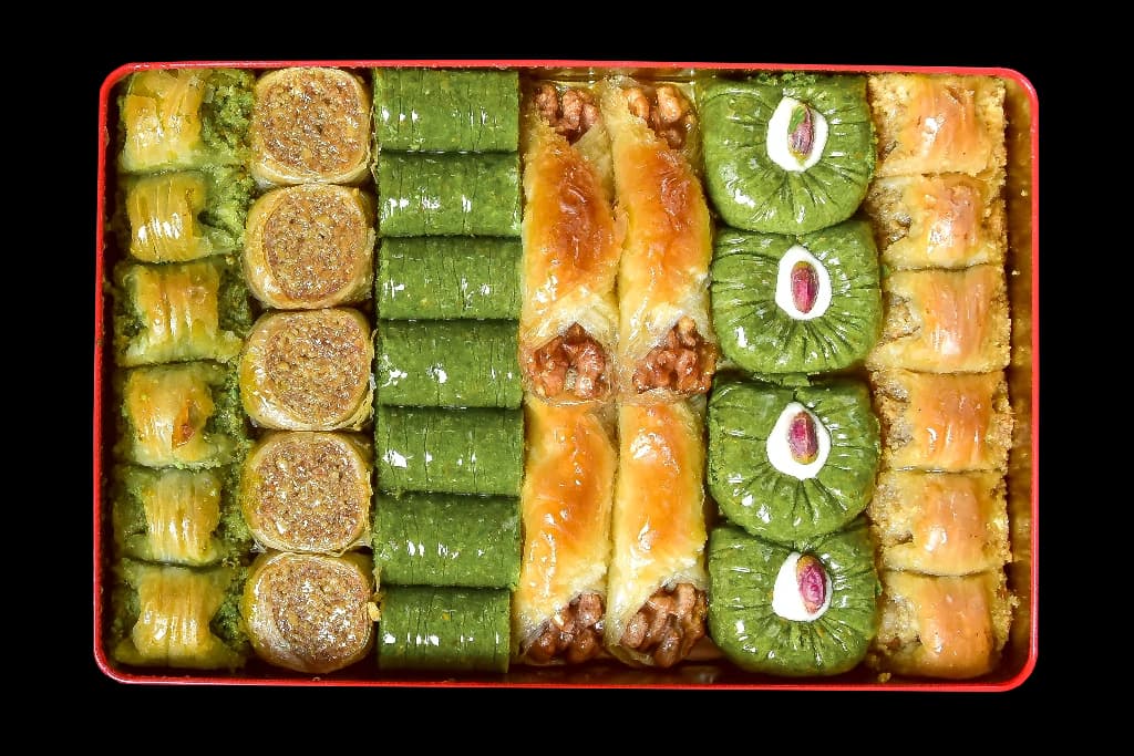 Exclusive Pistachio and Walnut Mix Baklava 1.1 KG